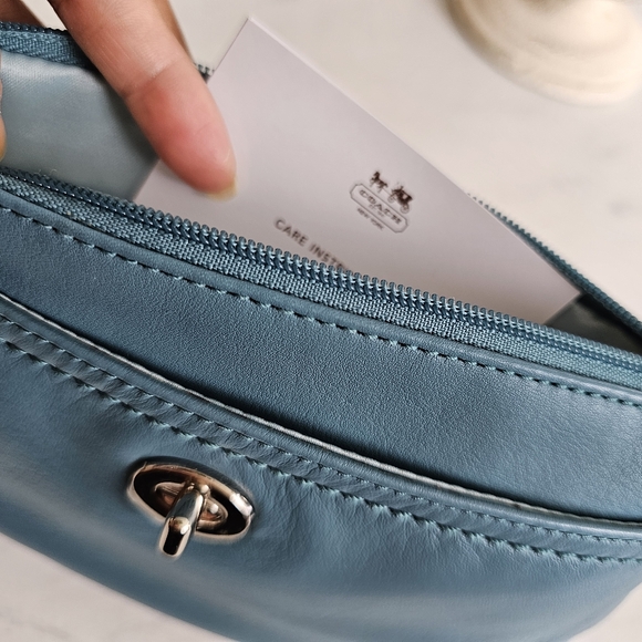 Coach Wristlet - Picture 3 of 4